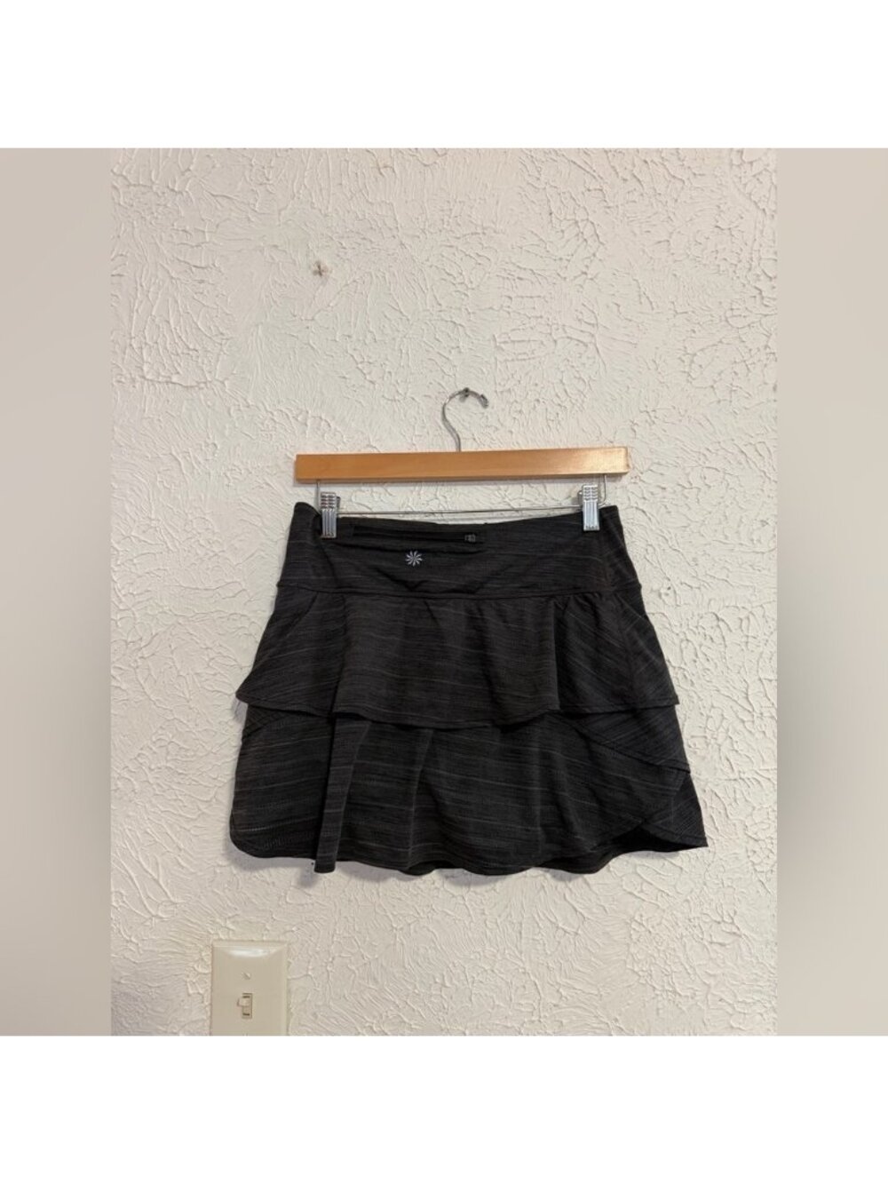 Athletic Activewear Black Stretch Pocket Back - Picture 2 of 2